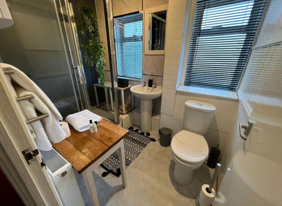 Cosy Private Accommodation In Corsham, Near Bath ภายนอก รูปภาพ
